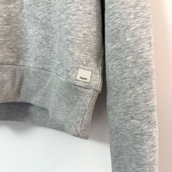 Vuori Women’s Restore Half Zip Hoodie Light Heather Grey $118 MSRP - Picture 4 of 7